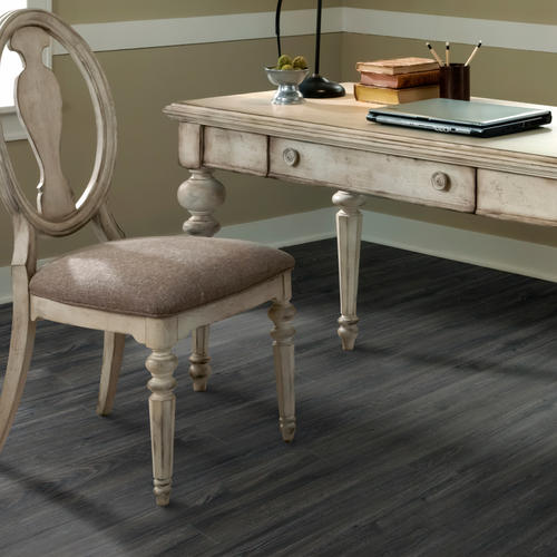 EZ Click Premier Vinyl Plank 6" x 36" (18.26 sq.ft/pkg) at Menards®