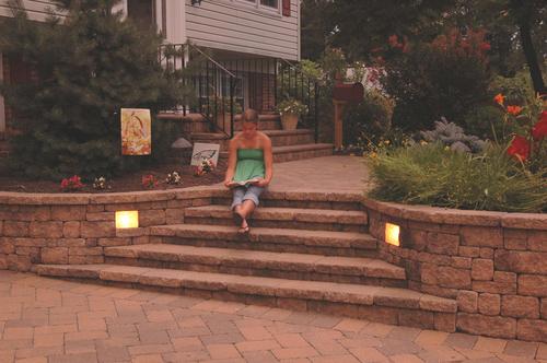 Kerr Lighting Retaining 4-Pack Low-Voltage Wall Light Kit at Menards